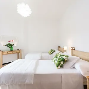 https://los-murillos.in-canary-islands.com